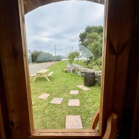 Unique With Outdoor Sauna In Connemara 펜션