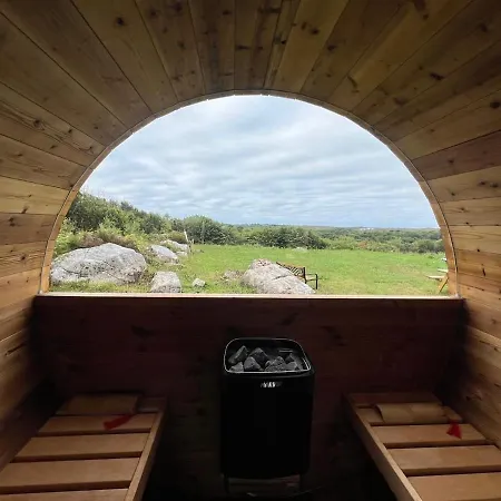 Unique With Outdoor Sauna In Connemara 펜션 *